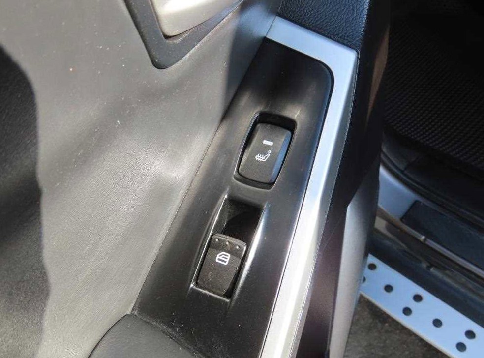 KG모빌리티(쌍용)  코란도 2WD 2.0 CVT 사진 14