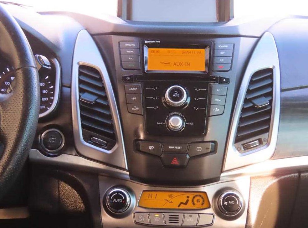 KG모빌리티(쌍용)  코란도 2WD 2.0 CVT 사진 15