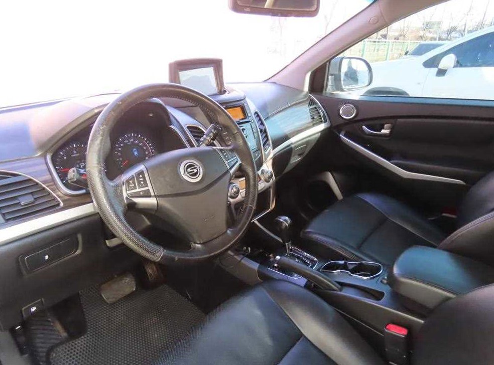 KG모빌리티(쌍용)  코란도 2WD 2.0 CVT 사진 17