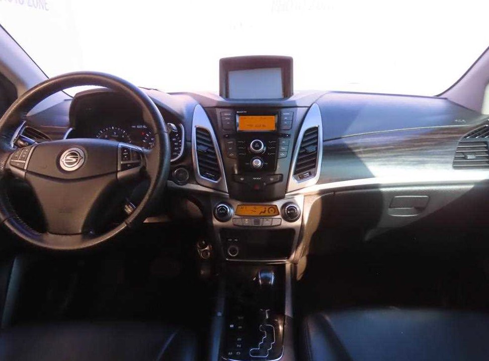 KG모빌리티(쌍용)  코란도 2WD 2.0 CVT 사진 6