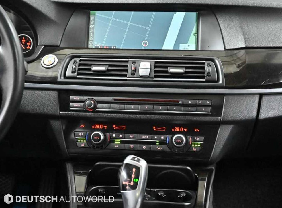 BMW 5시리즈 520d 사진 14