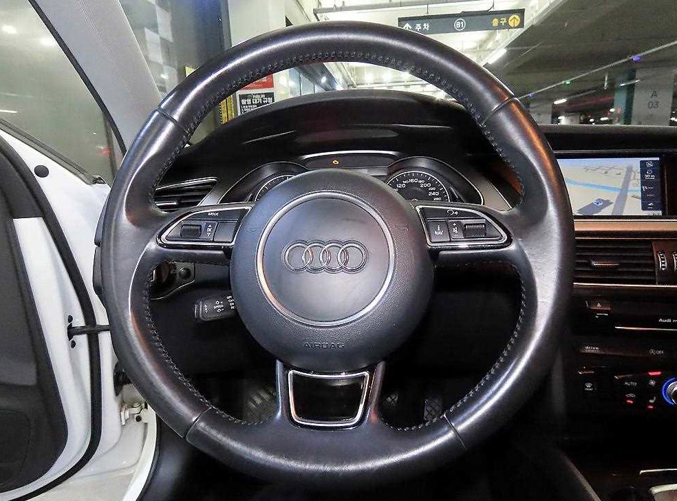 아우디 A4 30 TDI 사진 8