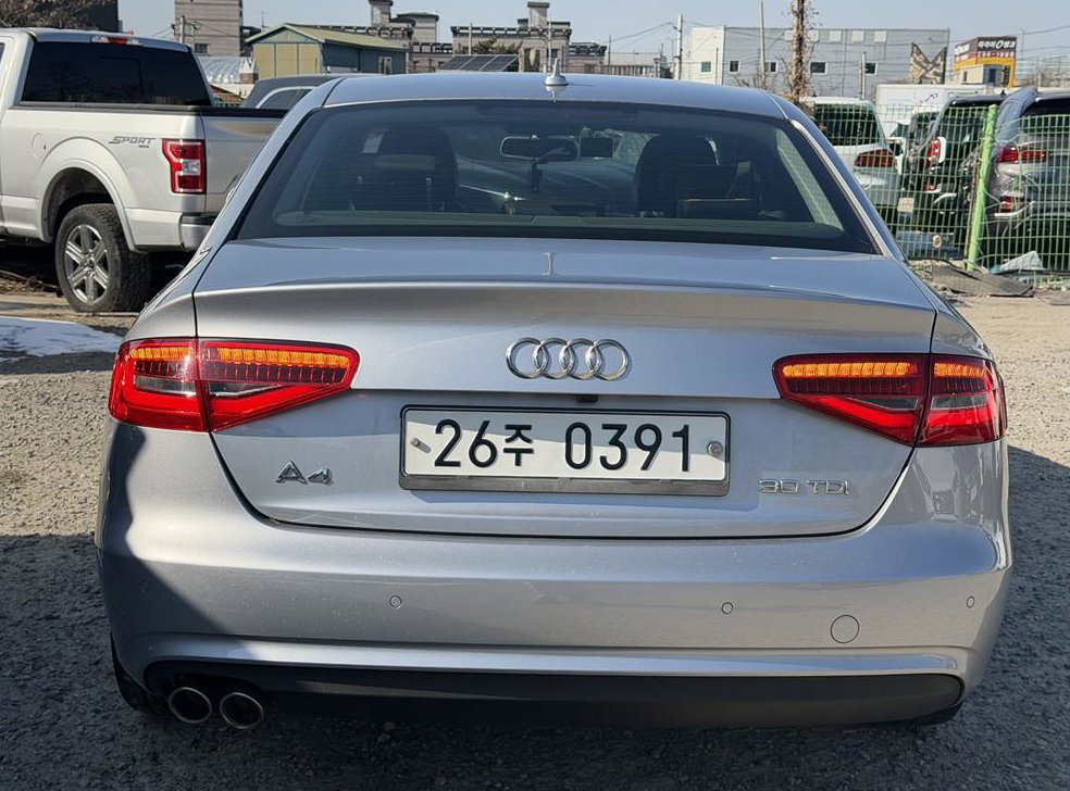 아우디 A4 30 TDI 사진 2