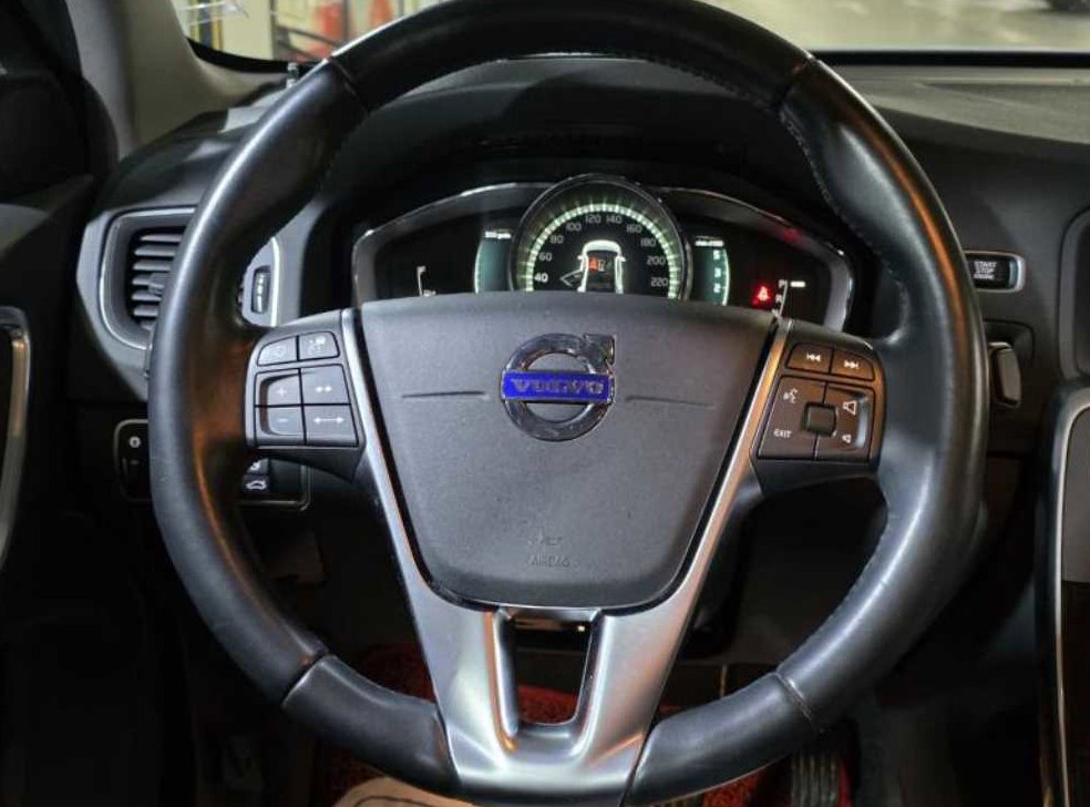 볼보 S60 D3 사진 9