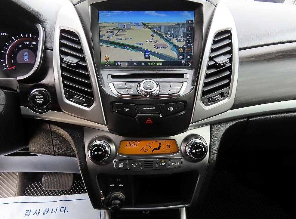 KG모빌리티(쌍용)  코란도 2WD 2.0 CVT 사진 13