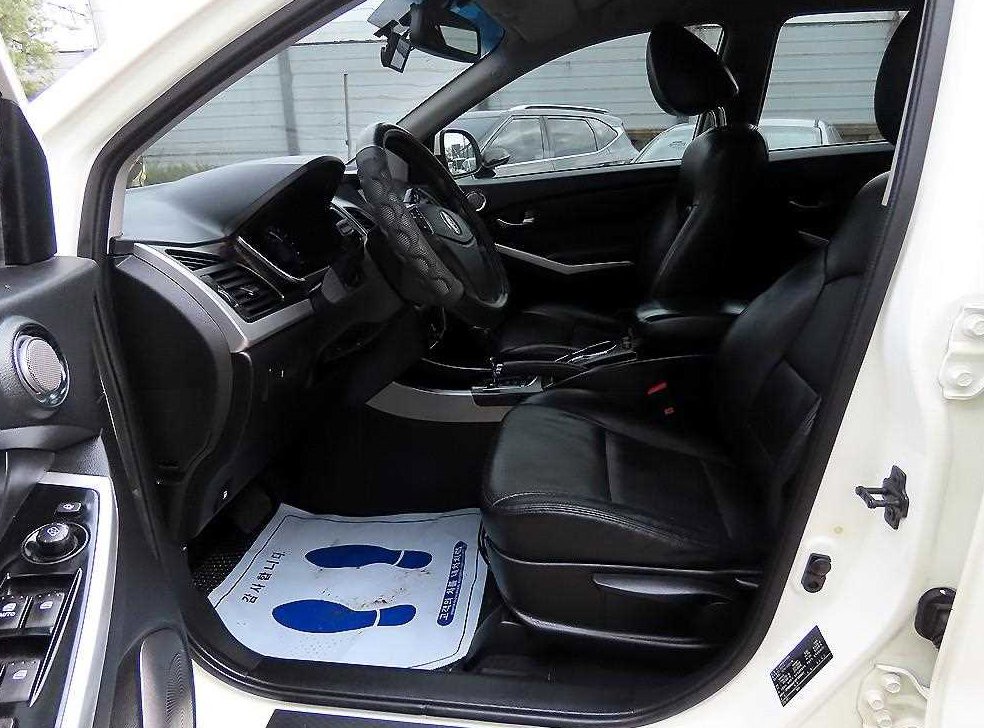 KG모빌리티(쌍용)  코란도 2WD 2.0 CVT 사진 5