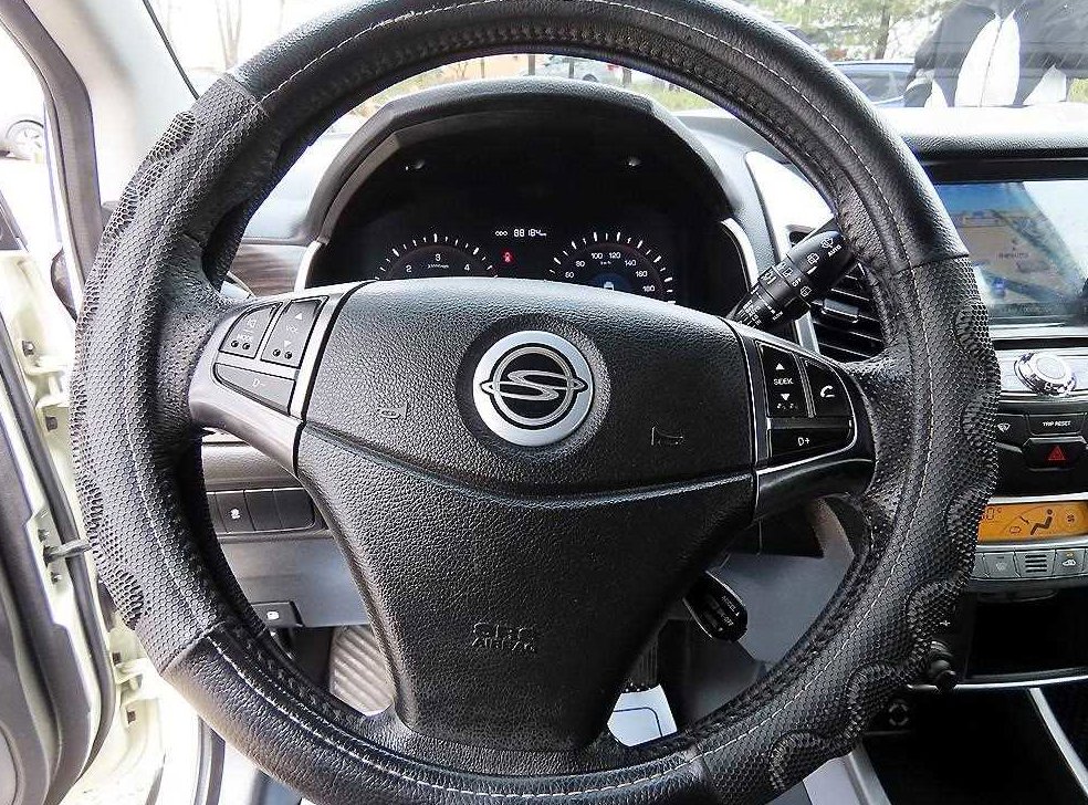 KG모빌리티(쌍용)  코란도 2WD 2.0 CVT 사진 8