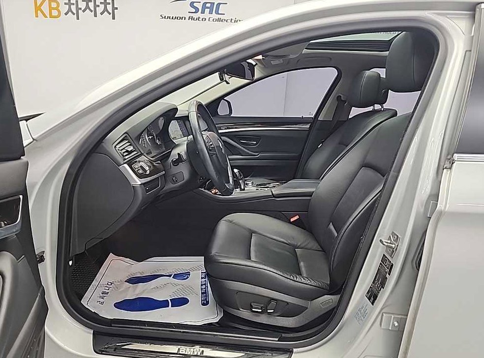 BMW 5시리즈 520d 사진 11
