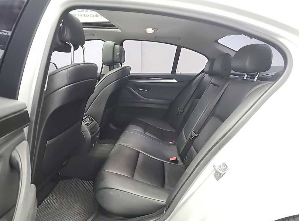 BMW 5시리즈 520d 사진 12