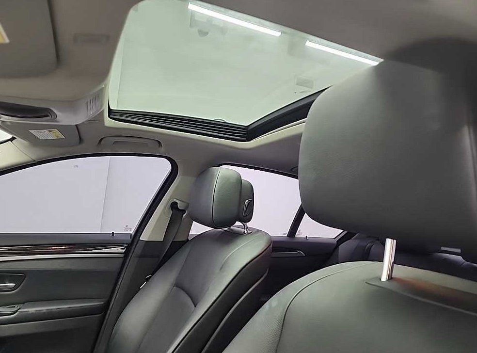BMW 5시리즈 520d 사진 14