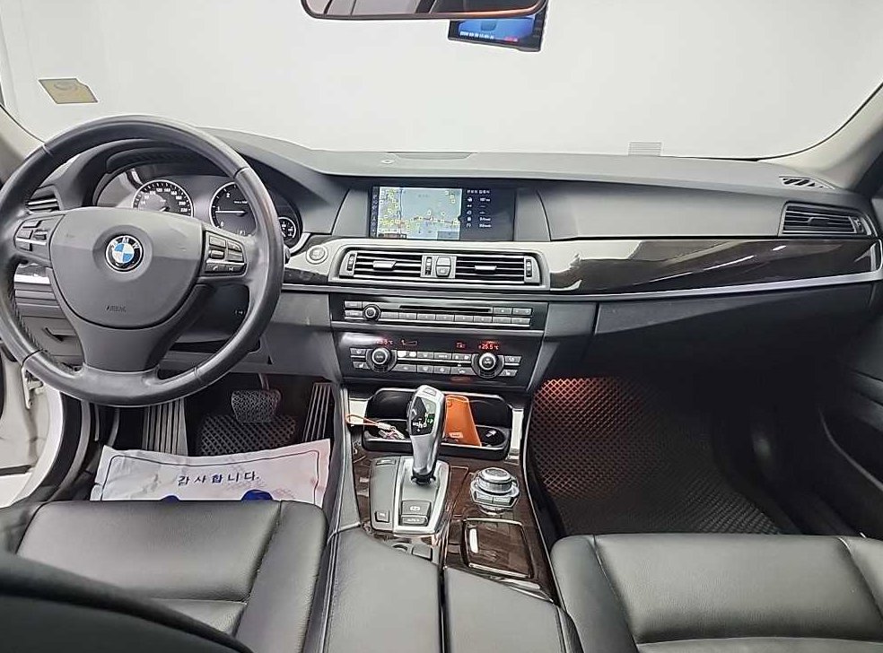 BMW 5시리즈 520d 사진 7