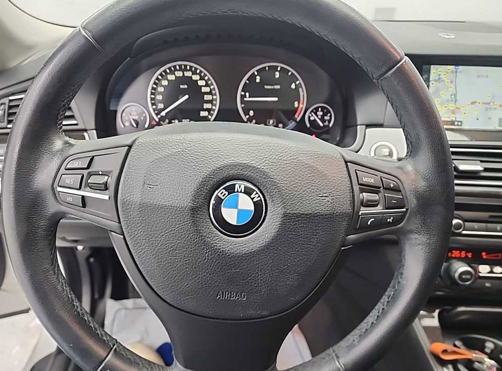 BMW 5시리즈 520d 사진 9