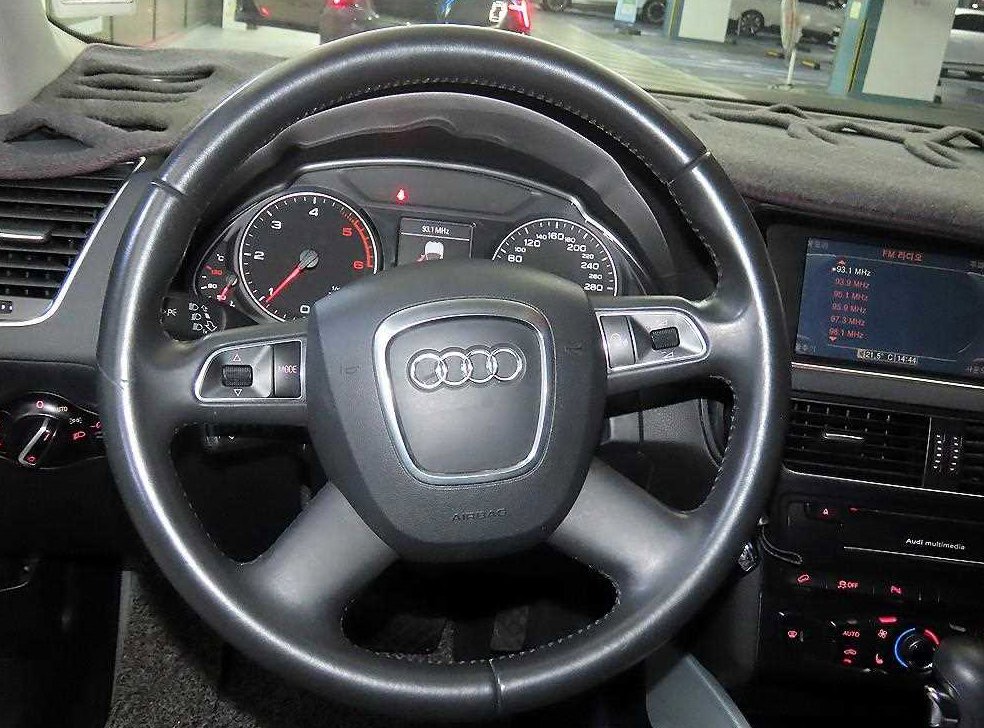 아우디 Q5 2.0 TDI 콰트로 사진 8