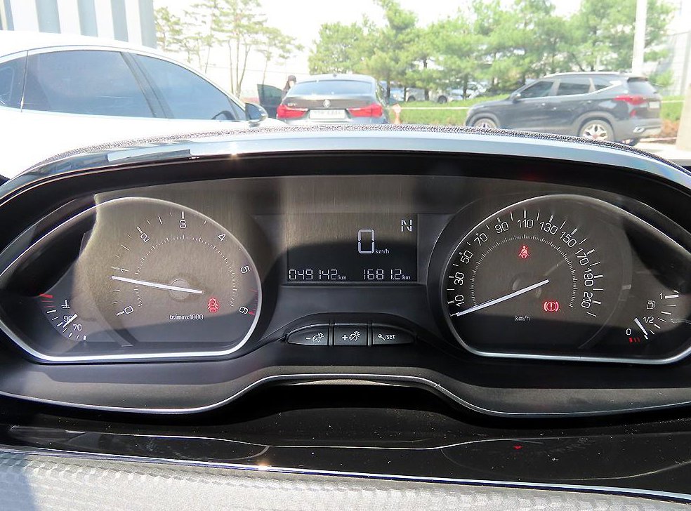 푸조 208 1.6 5도어 사진 9
