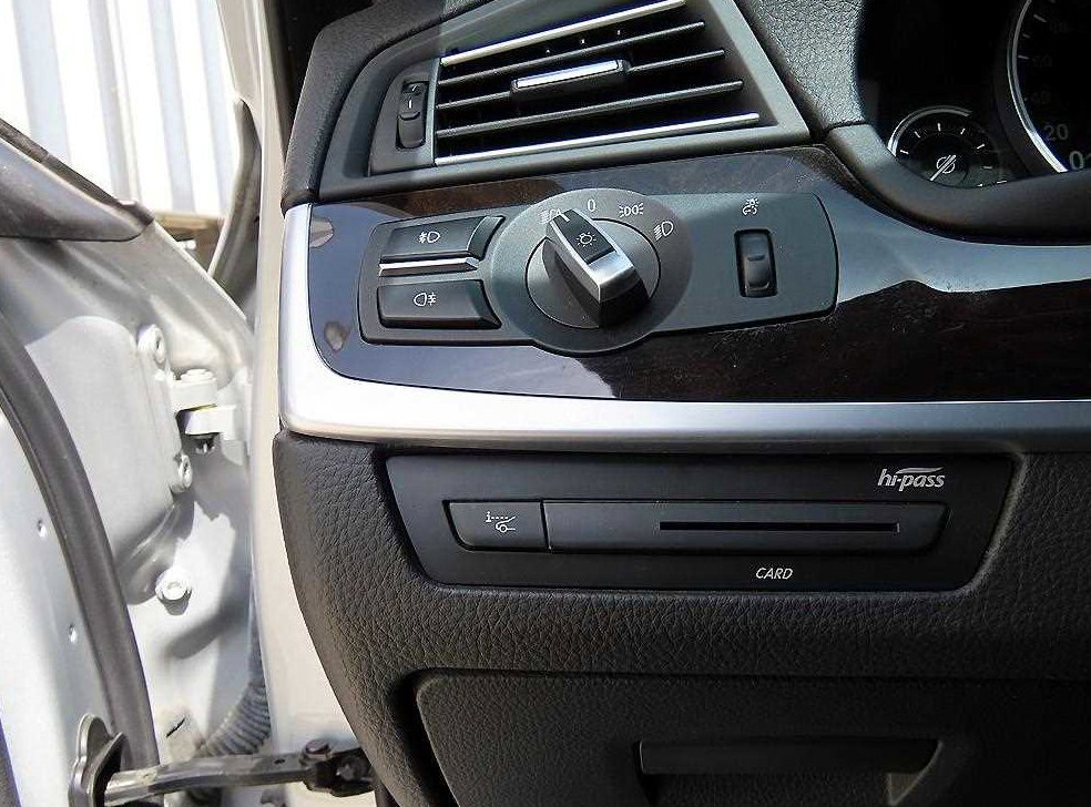 BMW 5시리즈 528i xDrive 사진 13