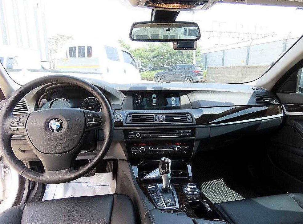 BMW 5시리즈 528i xDrive 사진 7