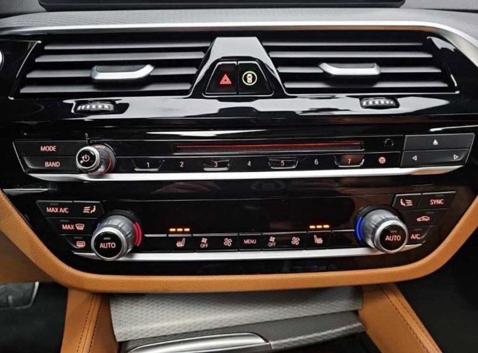 BMW 5시리즈 530i xDrive M 스포츠 사진 12