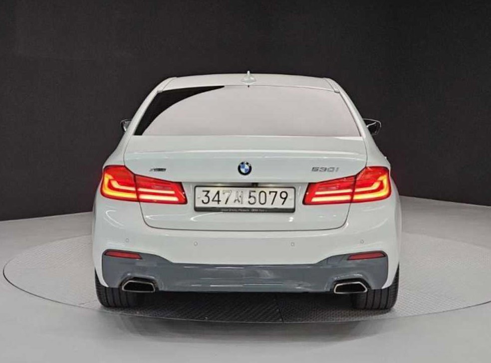 BMW 5시리즈 530i xDrive M 스포츠 사진 3