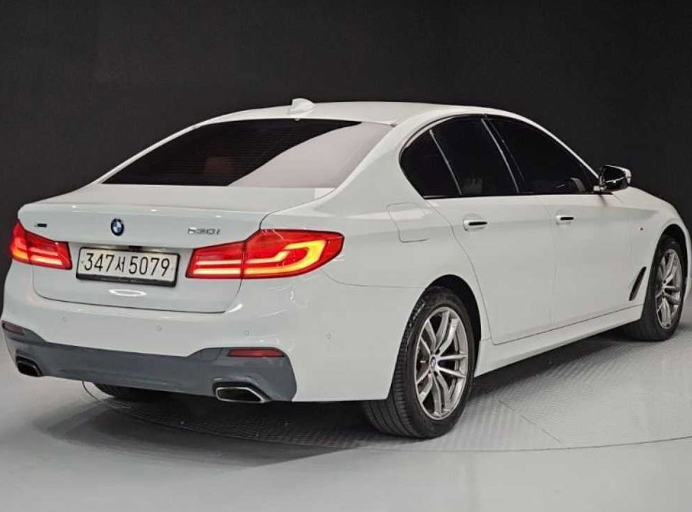 BMW 5시리즈 530i xDrive M 스포츠 사진 4