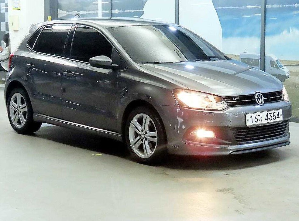 폭스바겐 폴로 1.6 TDI R-LINE