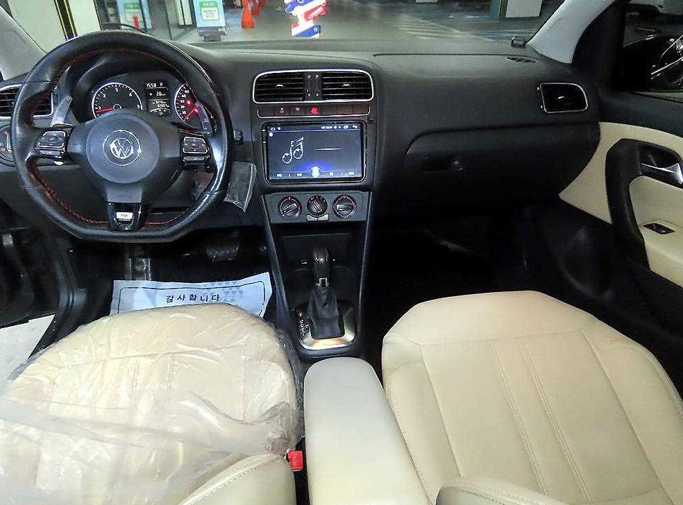 폭스바겐 폴로 1.6 TDI R-LINE 사진 10