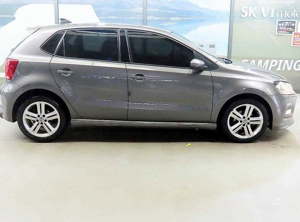 폭스바겐 폴로 1.6 TDI R-LINE 사진 3