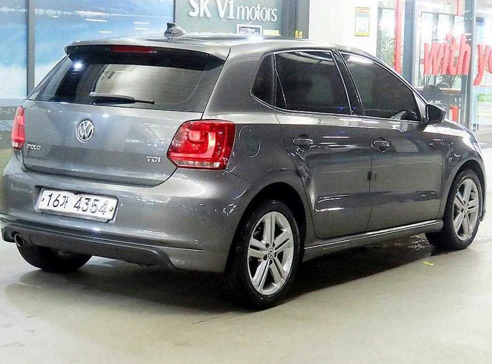 폭스바겐 폴로 1.6 TDI R-LINE 사진 4