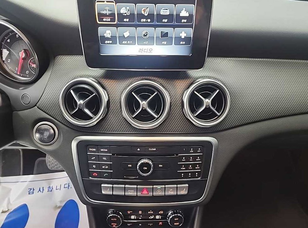 벤츠 GLA 클래스 GLA220 사진 10