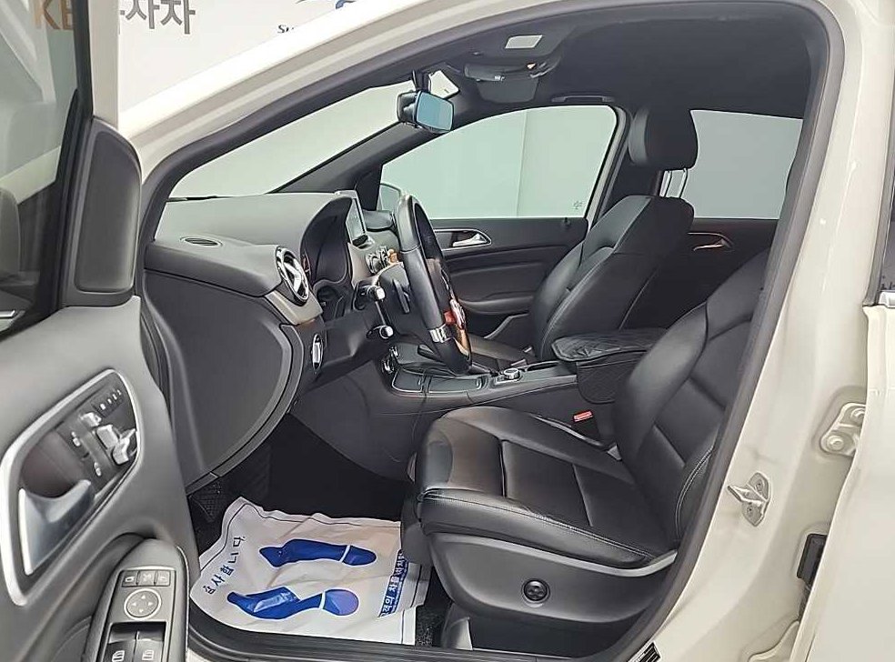 벤츠 B 클래스 (MY B) B200 d 사진 11