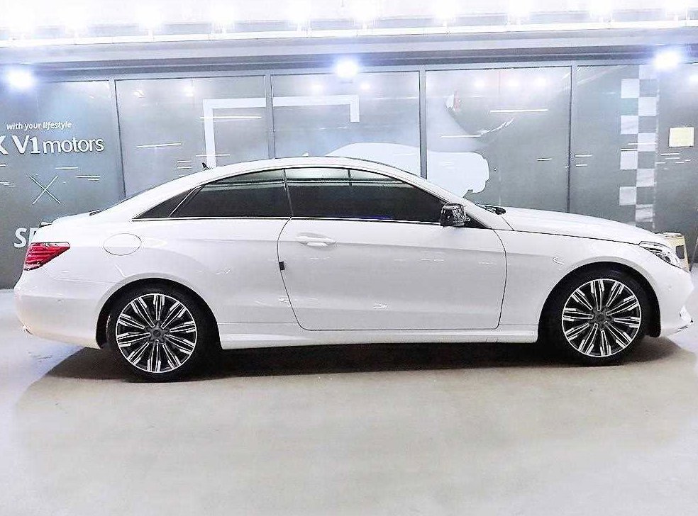 벤츠 E 클래스 E200 쿠페 사진 3