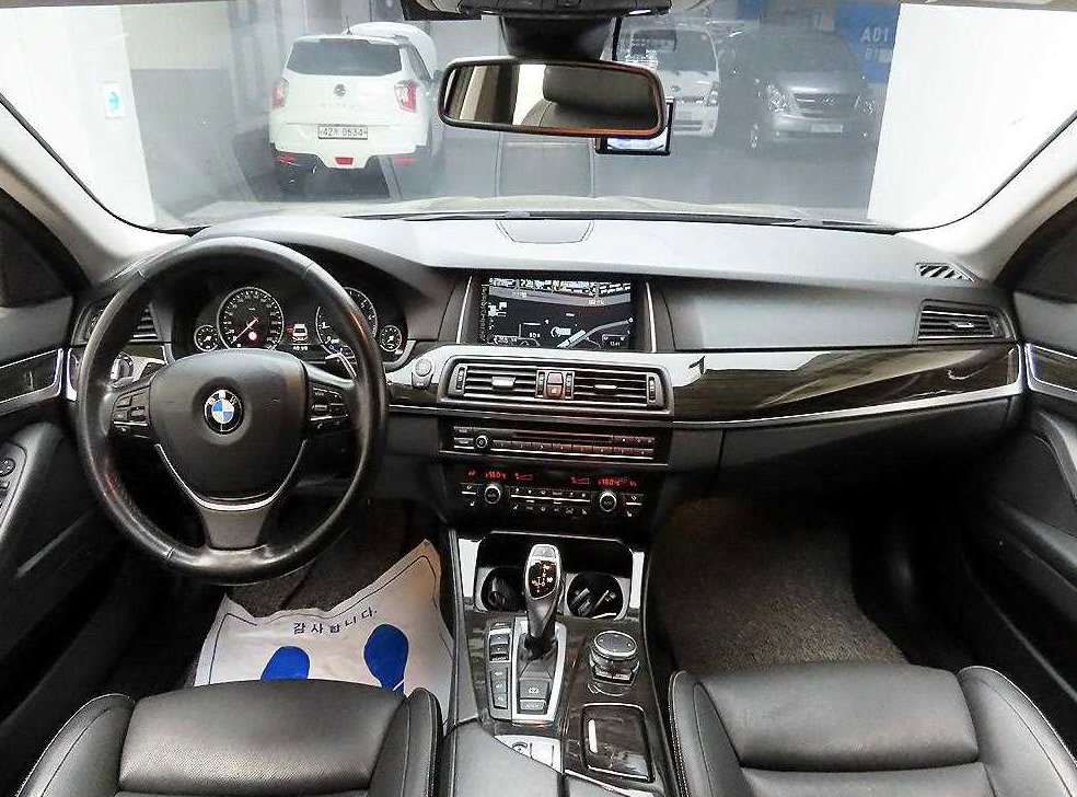 BMW 5시리즈 528i xDrive 럭셔리 플러스 사진 8