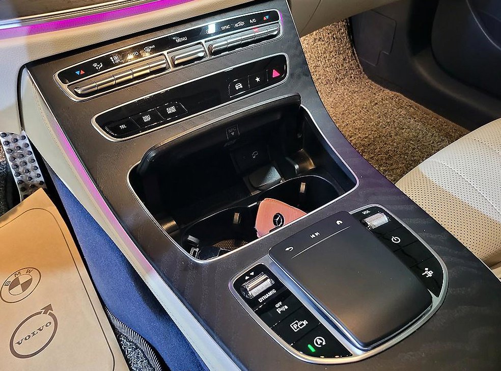 벤츠 E 클래스 E300d 4MATIC 쿠페 사진 13