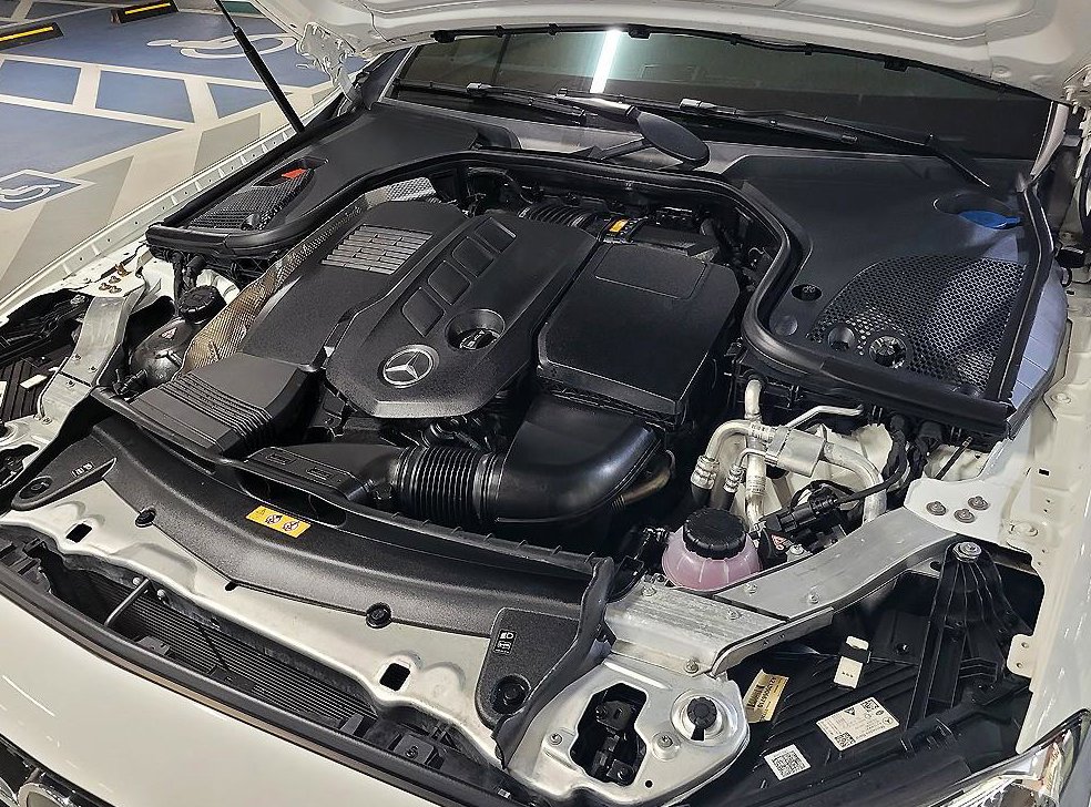 벤츠 E 클래스 E300d 4MATIC 쿠페 사진 19