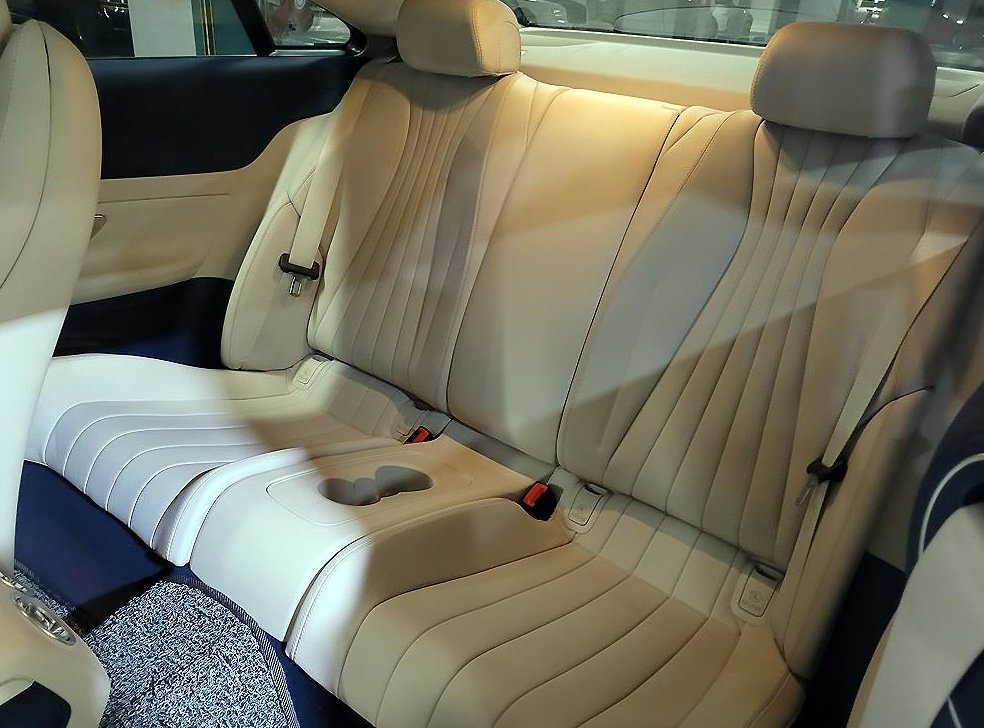 벤츠 E 클래스 E300d 4MATIC 쿠페 사진 7
