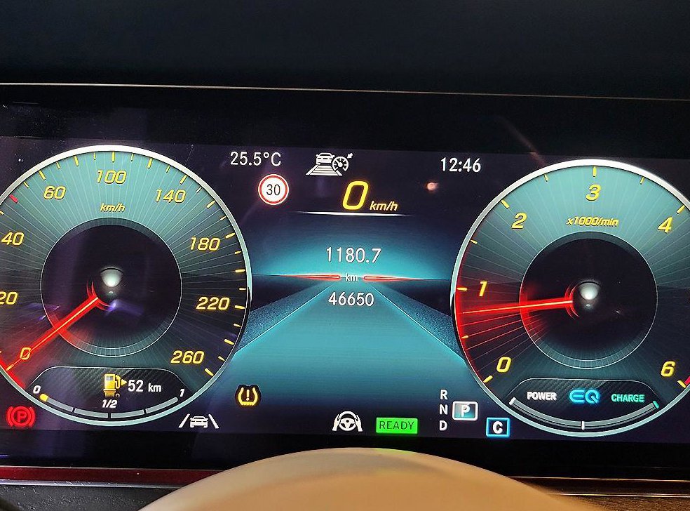 벤츠 E 클래스 E300d 4MATIC 쿠페 사진 9