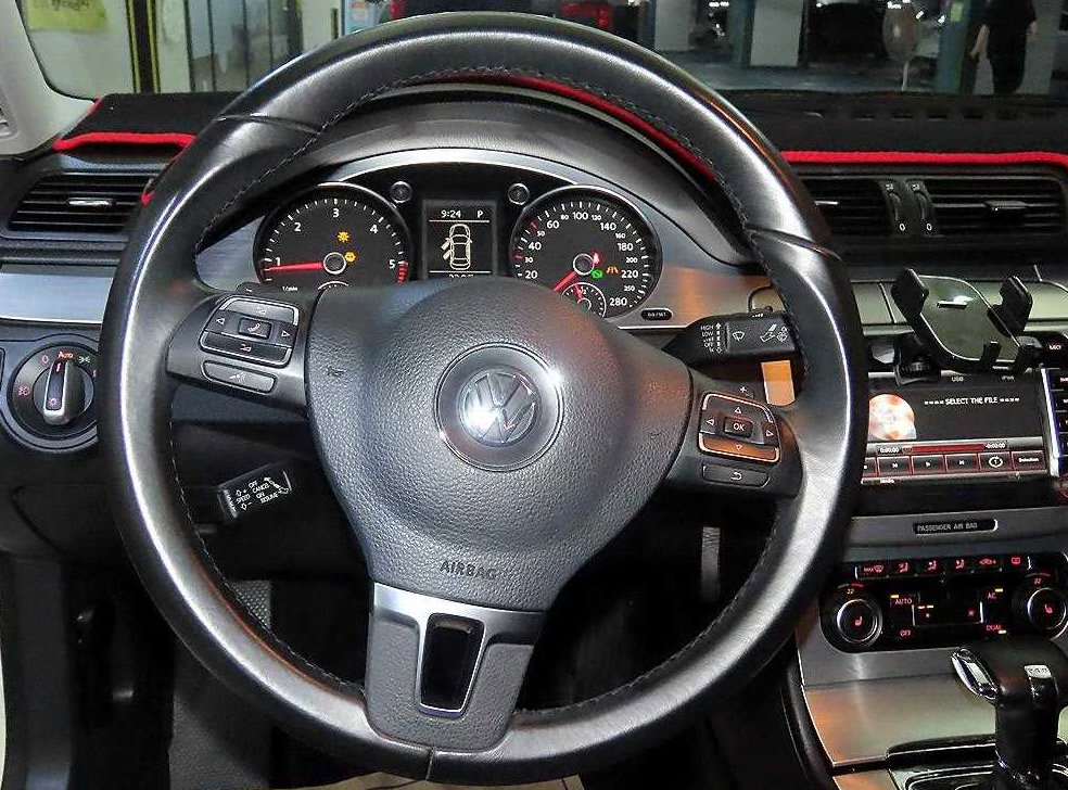 폭스바겐 CC 2.0 TDI 사진 8