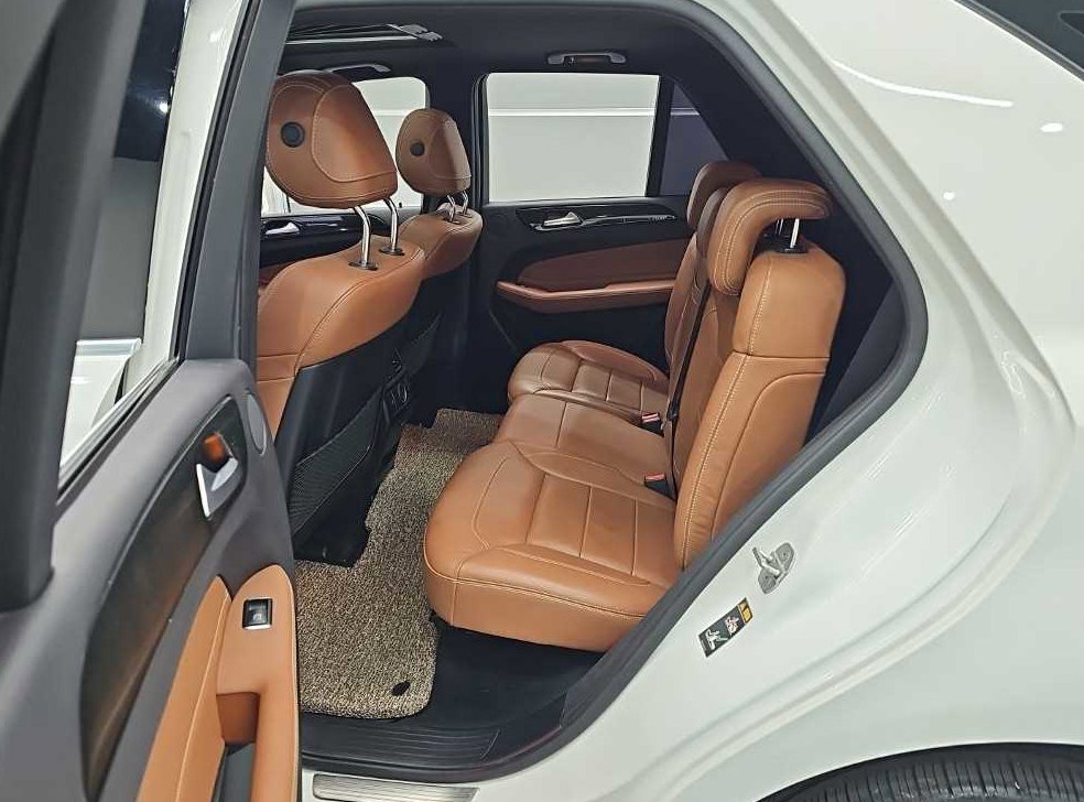 벤츠 GLE 클래스 GLE 250 d 4MATIC 사진 12