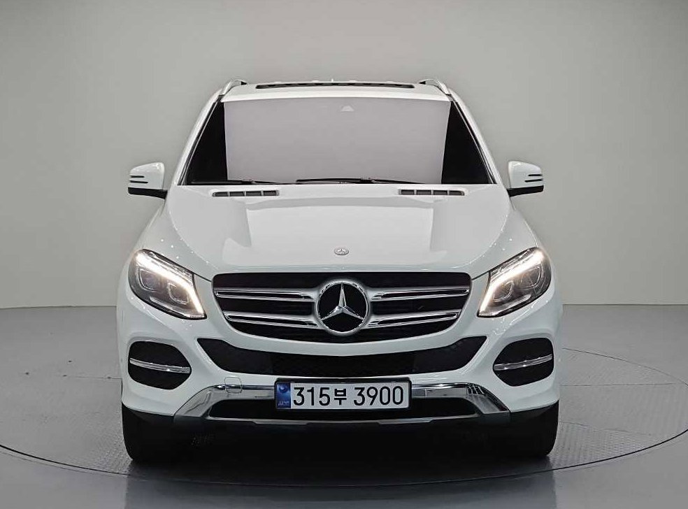 벤츠 GLE 클래스 GLE 250 d 4MATIC 사진 2