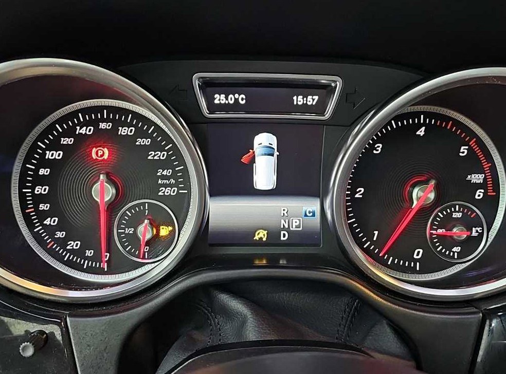 벤츠 GLE 클래스 GLE 250 d 4MATIC 사진 6