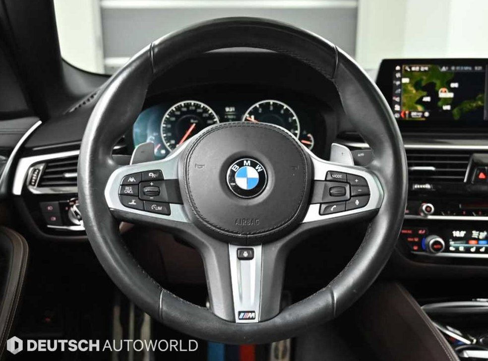BMW 5시리즈 530i xDrive M 스포츠 플러스 사진 13
