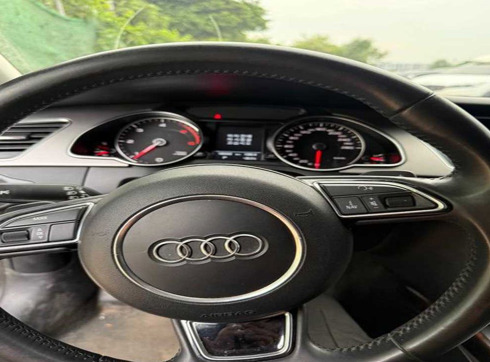 아우디 A5 2.0 TDI 콰트로 다이나믹 스포츠백 사진 5