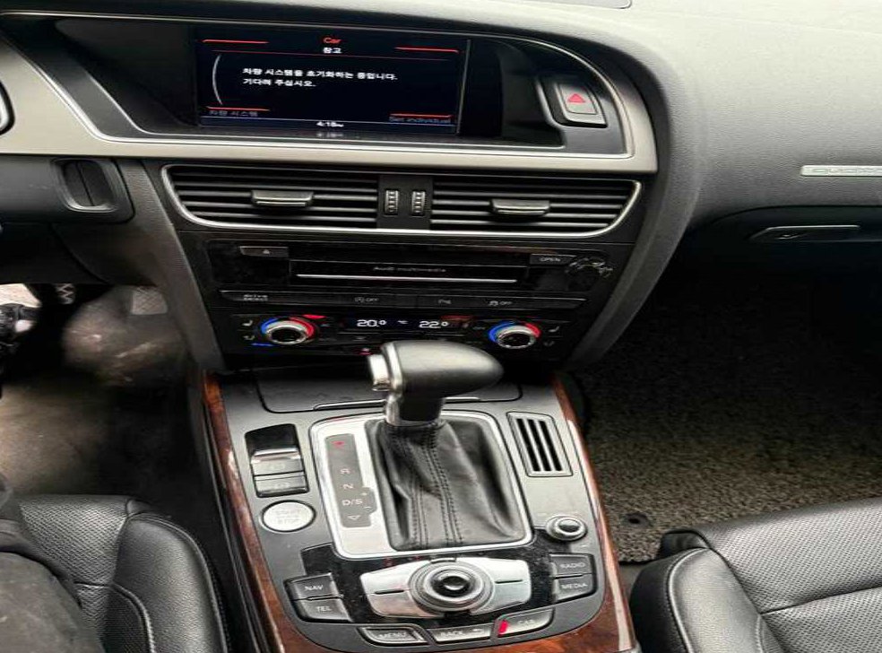 아우디 A5 2.0 TDI 콰트로 다이나믹 스포츠백 사진 6