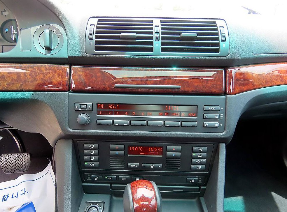 BMW 5시리즈 520i 사진 12