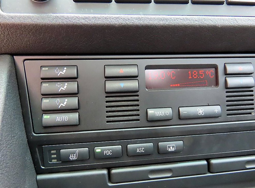 BMW 5시리즈 520i 사진 14