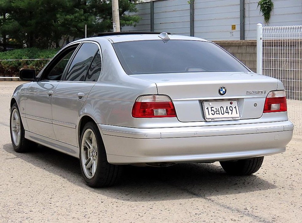 BMW 5시리즈 520i 사진 3