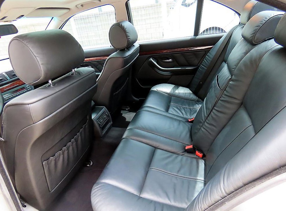BMW 5시리즈 520i 사진 6