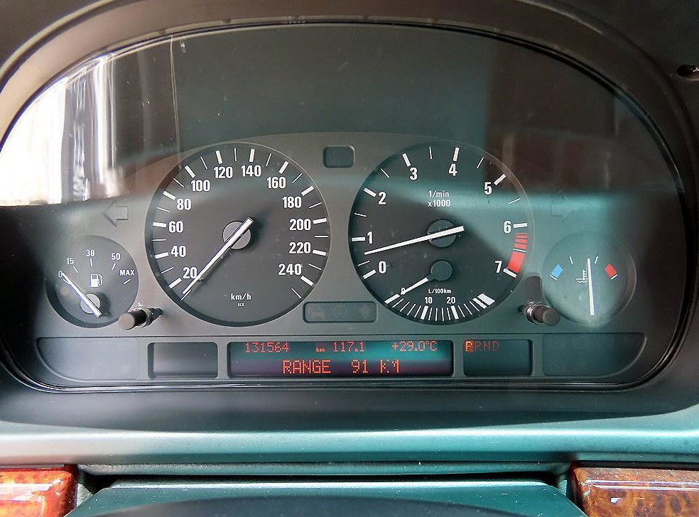 BMW 5시리즈 520i 사진 9