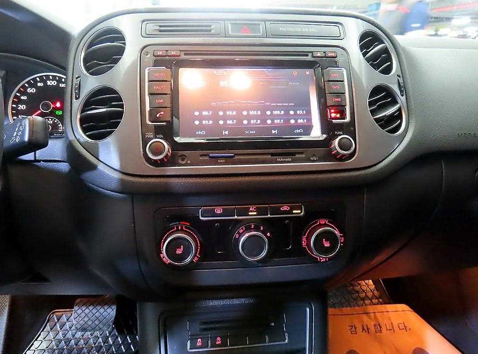 폭스바겐 티구안 2.0 TDI 컴포트 사진 11