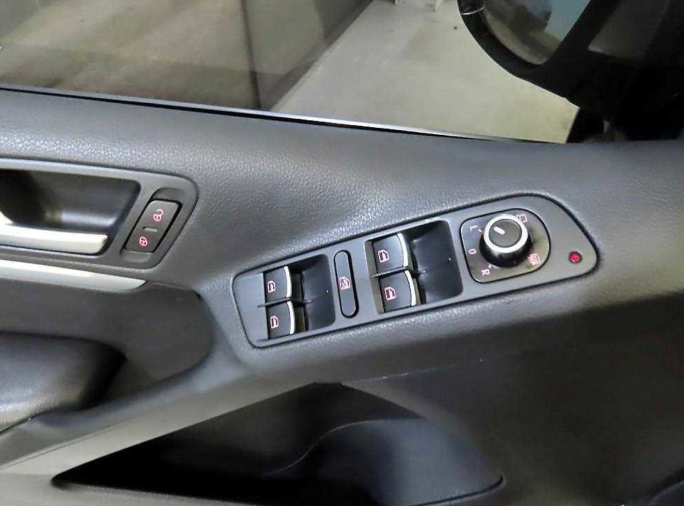 폭스바겐 티구안 2.0 TDI 컴포트 사진 17