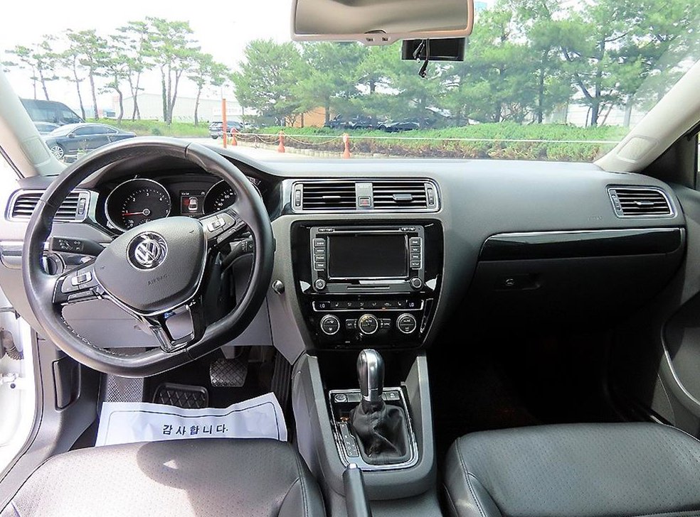 폭스바겐 제타 2.0 TDI 블루모션 프리미엄 사진 7
